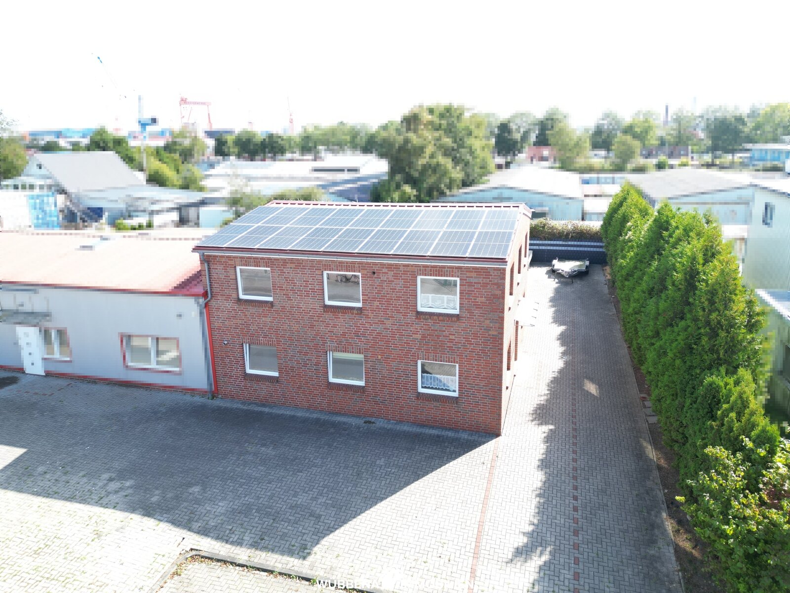 Bürohaus mit 8 Büros und komfortabler Parkplatzsituation Bürohaus mit 8 Büros und komfortabler Parkplatzsituation