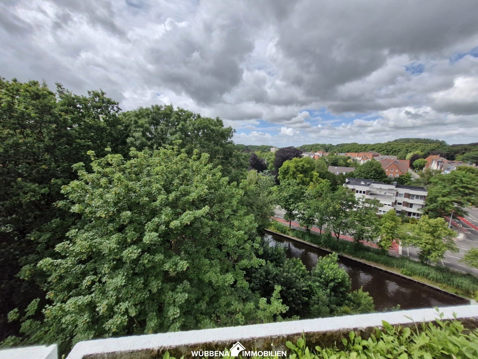 Innenstadtlage! Schöne 4 Zimmer Wohnung mit Balkon und Stellplatz zu vermieten! Innenstadtlage! Schöne 4 Zimmer Wohnung mit Balkon und Stellplatz zu vermieten!