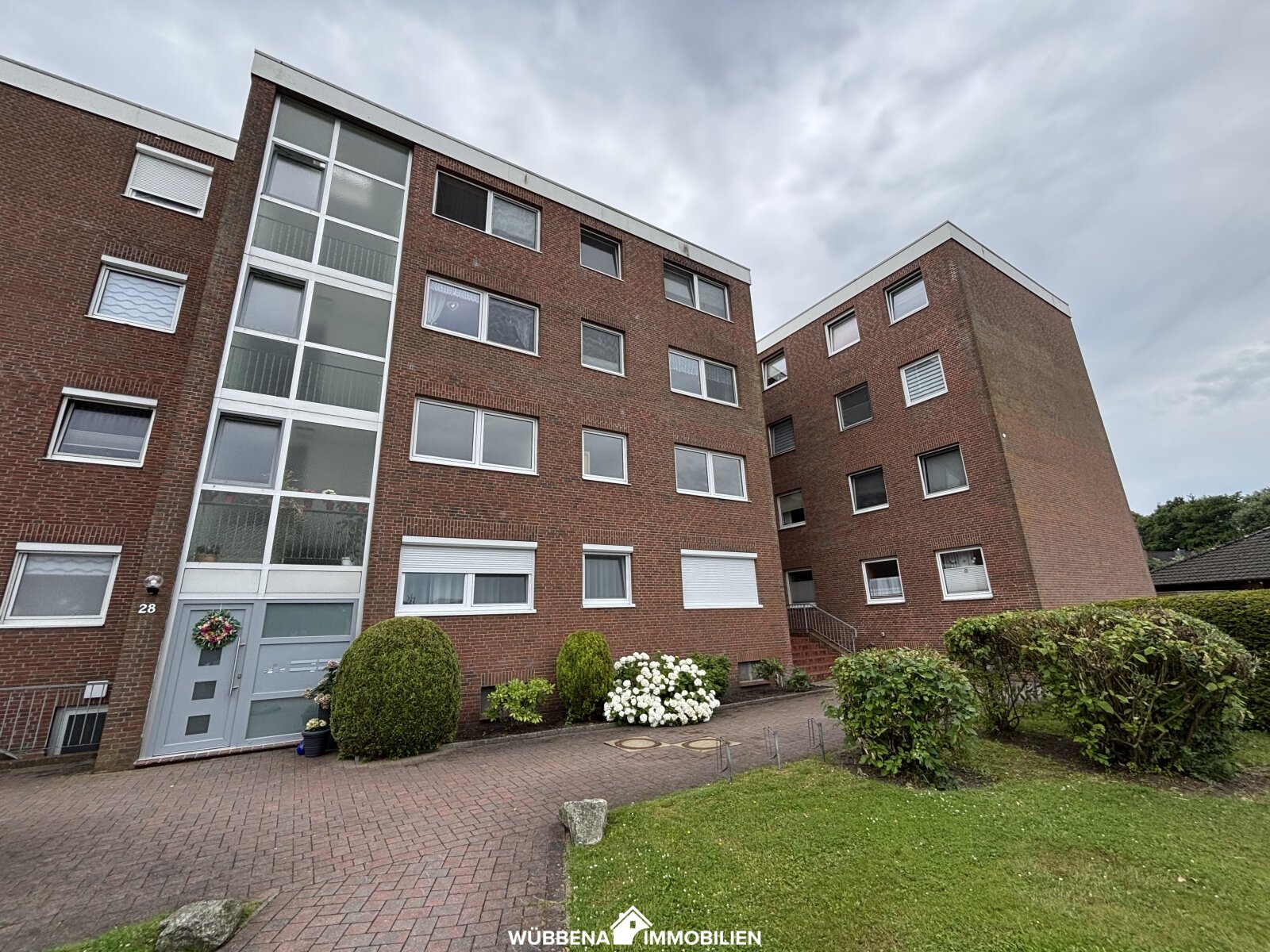 Borssum - Schöne 3 Zimmer Wohnung mit Balkon und Einbauküche zu vermieten! Borssum - Schöne 3 Zimmer Wohnung mit Balkon und Einbauküche zu vermieten!